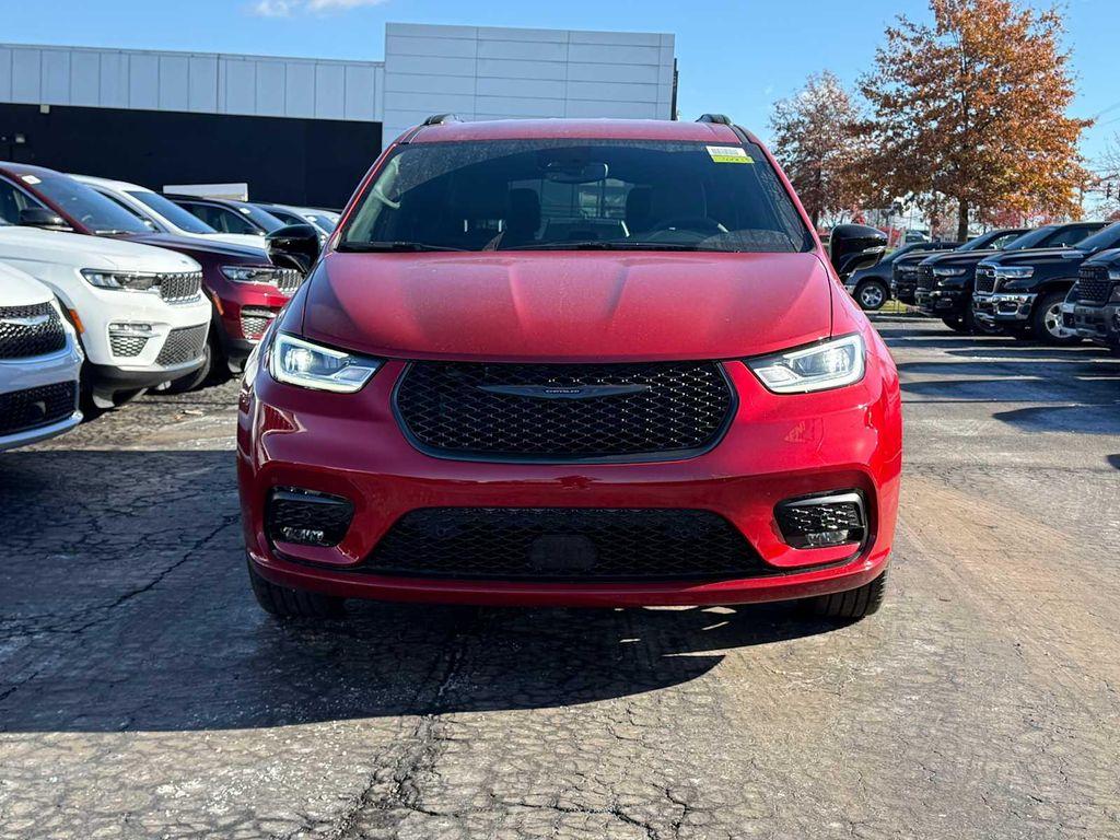 new 2026 Chrysler Pacifica car, priced at $49,885