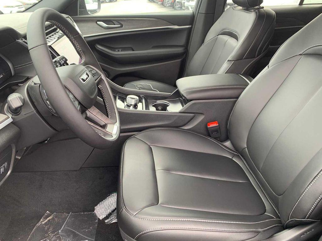 new 2025 Jeep Grand Cherokee car, priced at $44,959