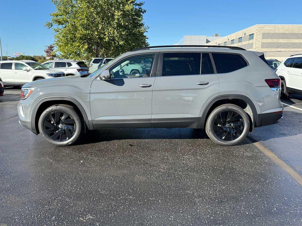 new 2026 Volkswagen Atlas car, priced at $52,425
