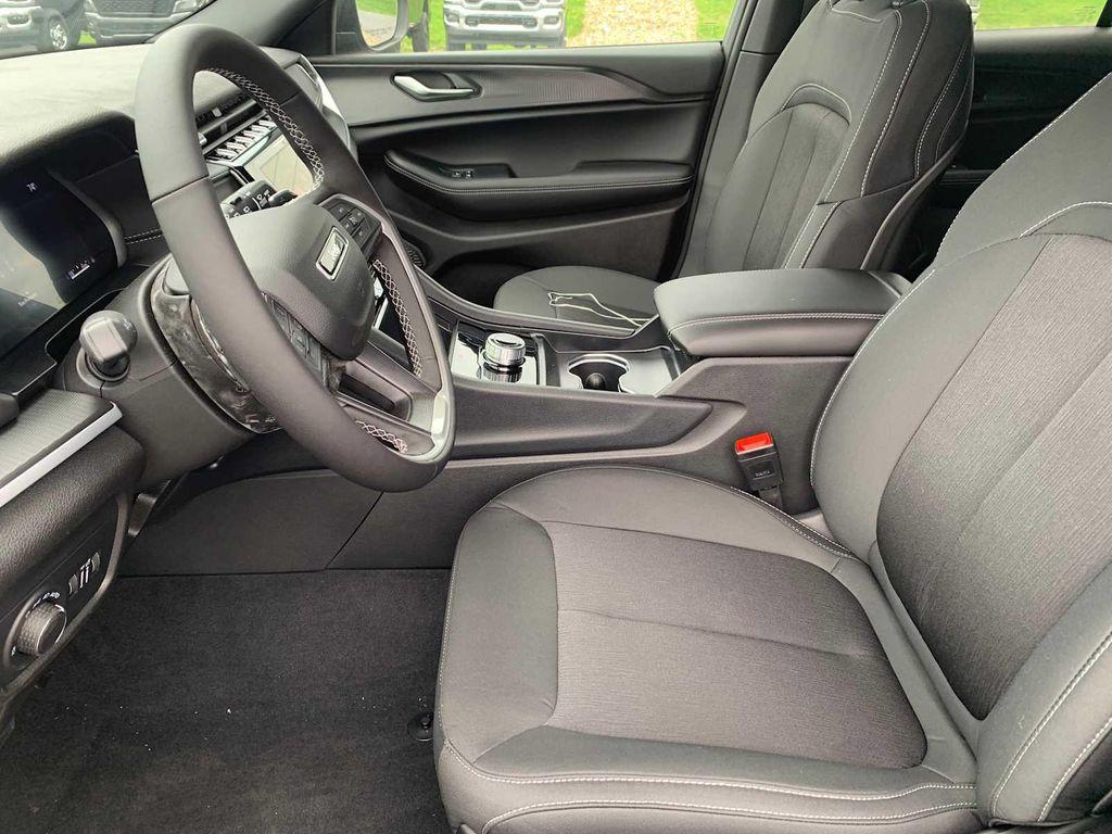 new 2025 Jeep Grand Cherokee car, priced at $40,434