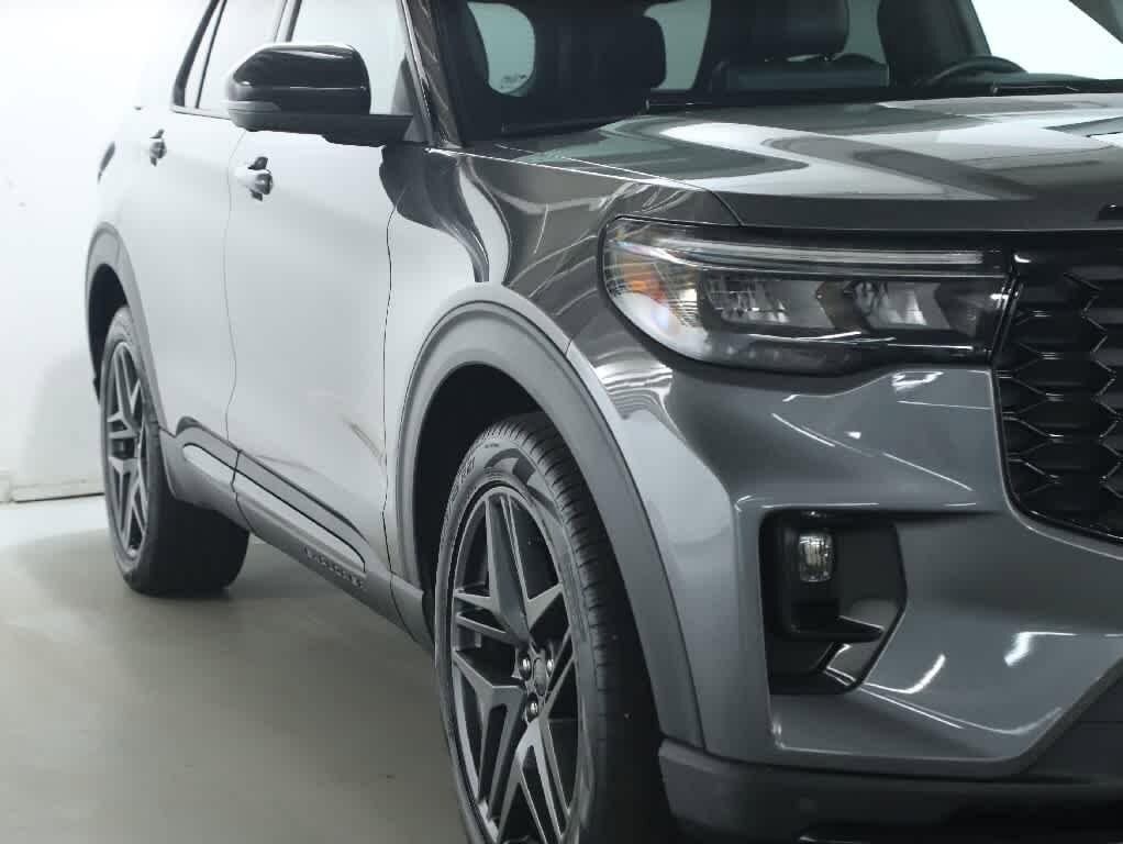 used 2025 Ford Explorer car, priced at $50,310