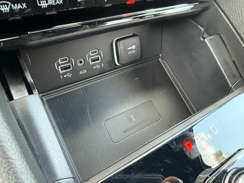 new 2025 Jeep Grand Cherokee car, priced at $48,975