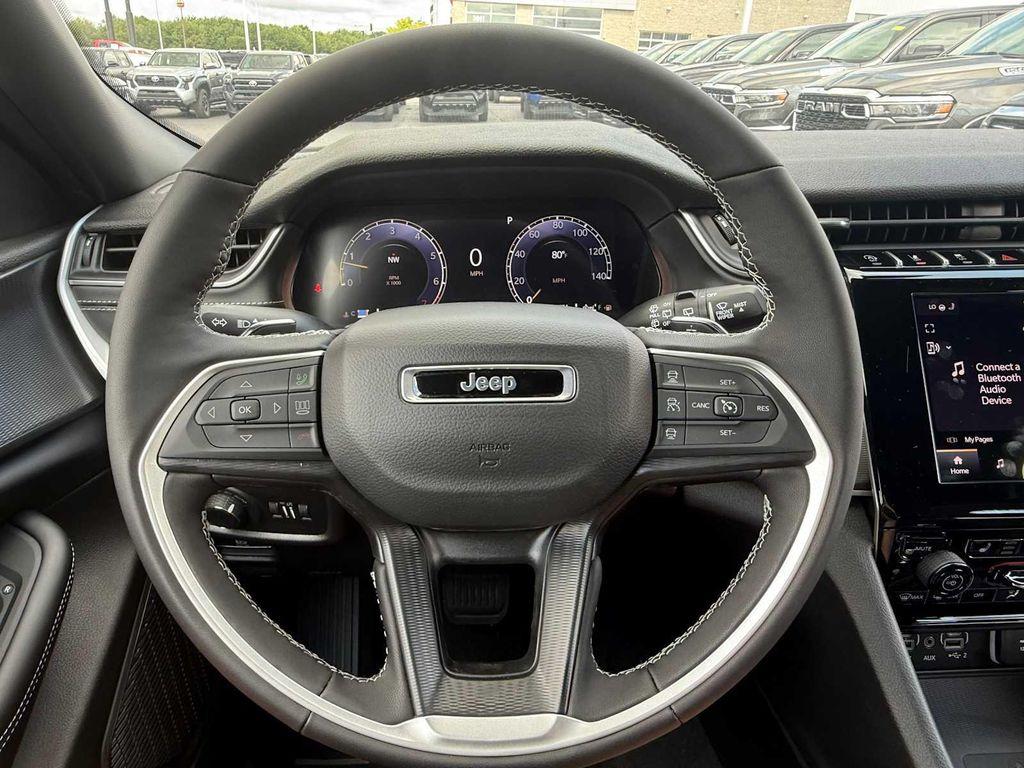 new 2025 Jeep Grand Cherokee car, priced at $48,975