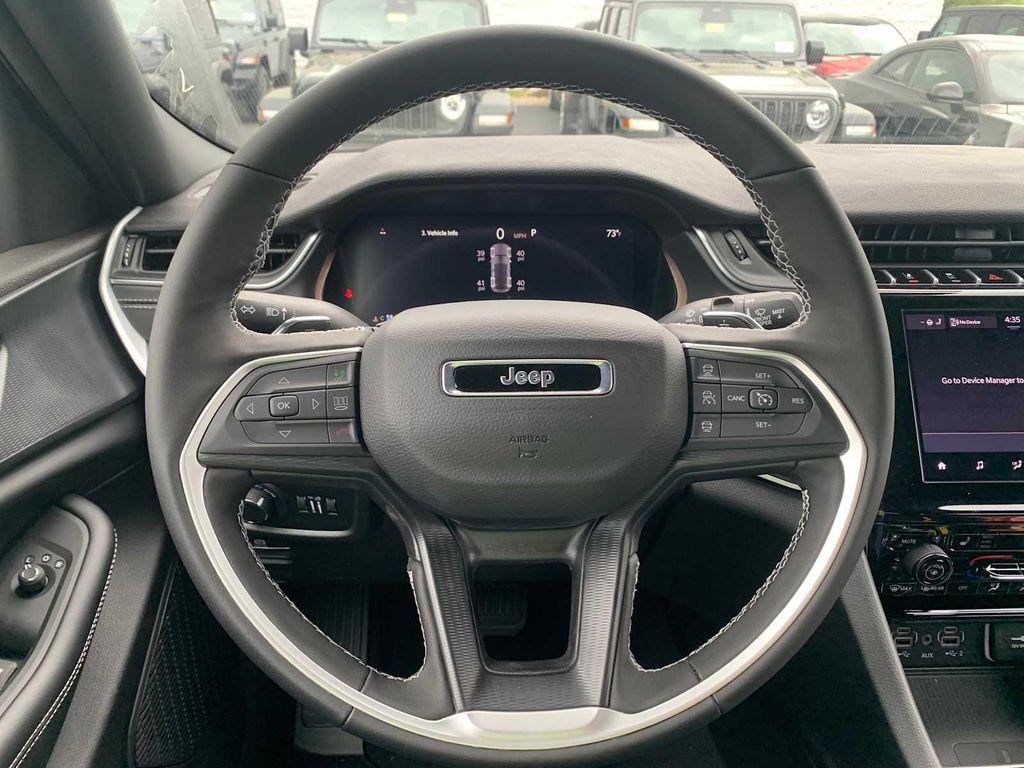 new 2025 Jeep Grand Cherokee car, priced at $40,679