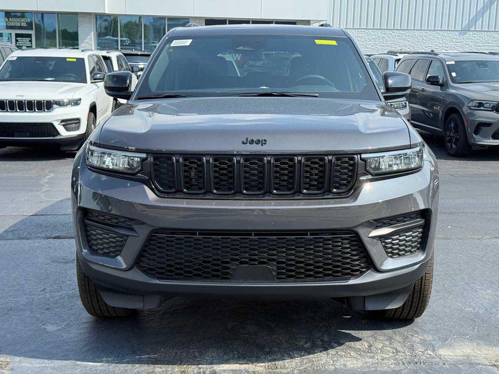 new 2025 Jeep Grand Cherokee car, priced at $44,954