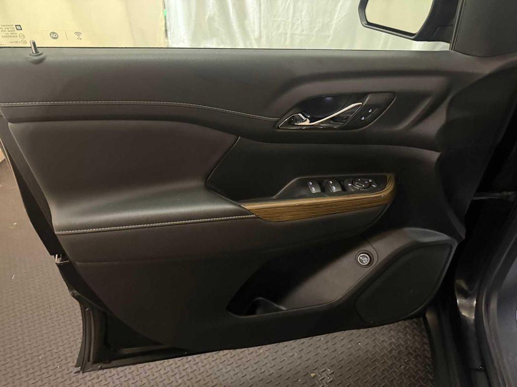 used 2023 GMC Acadia car, priced at $30,802