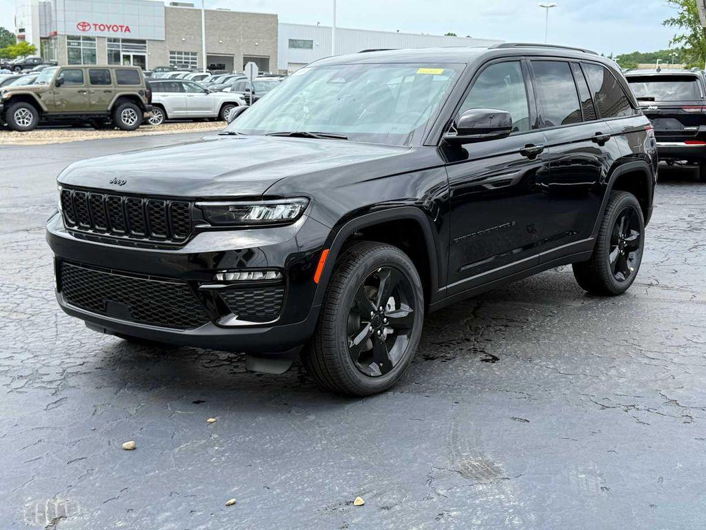 new 2025 Jeep Grand Cherokee car, priced at $55,010