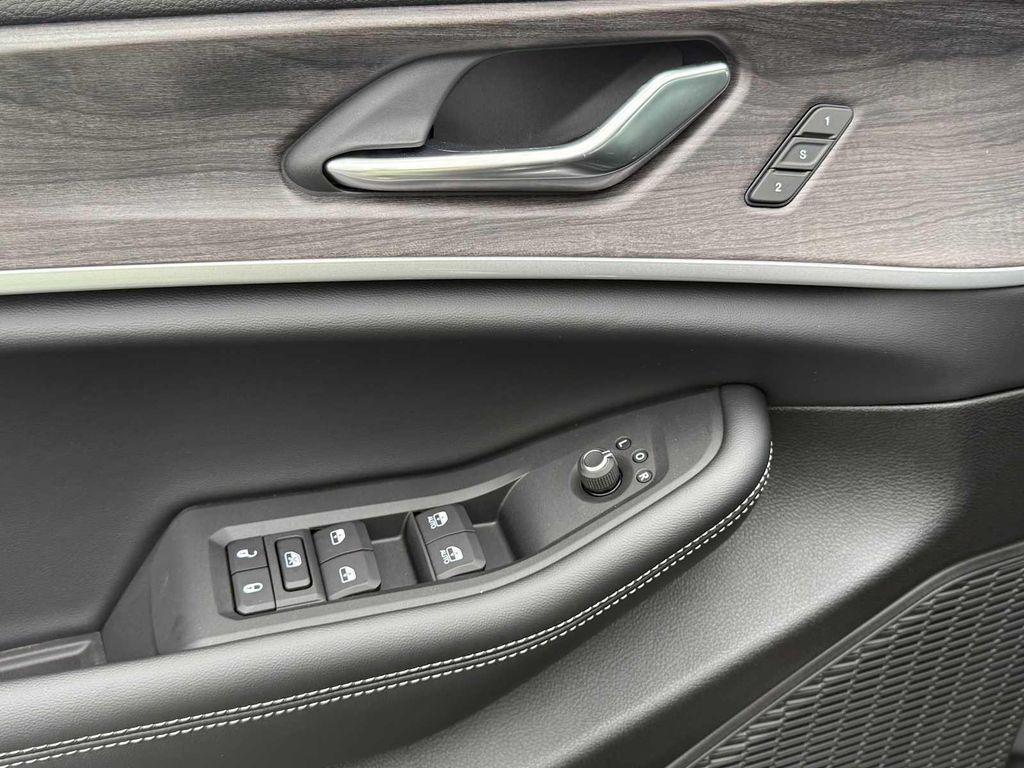 new 2025 Jeep Grand Cherokee car, priced at $55,010