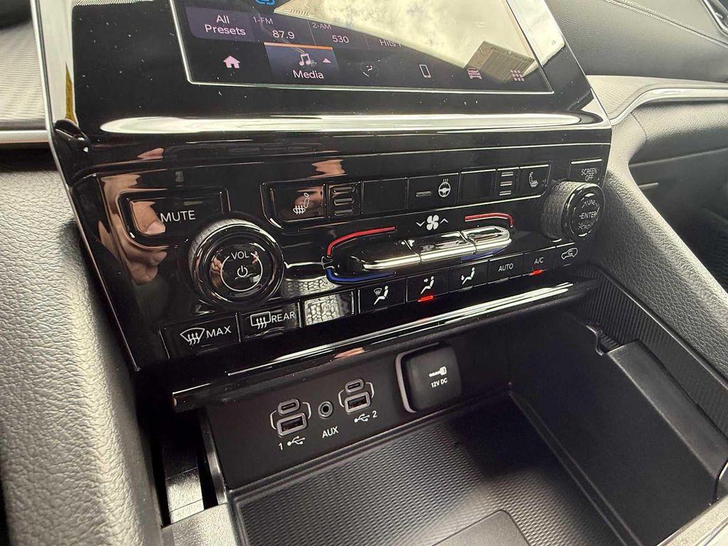 new 2025 Jeep Grand Cherokee car, priced at $41,444