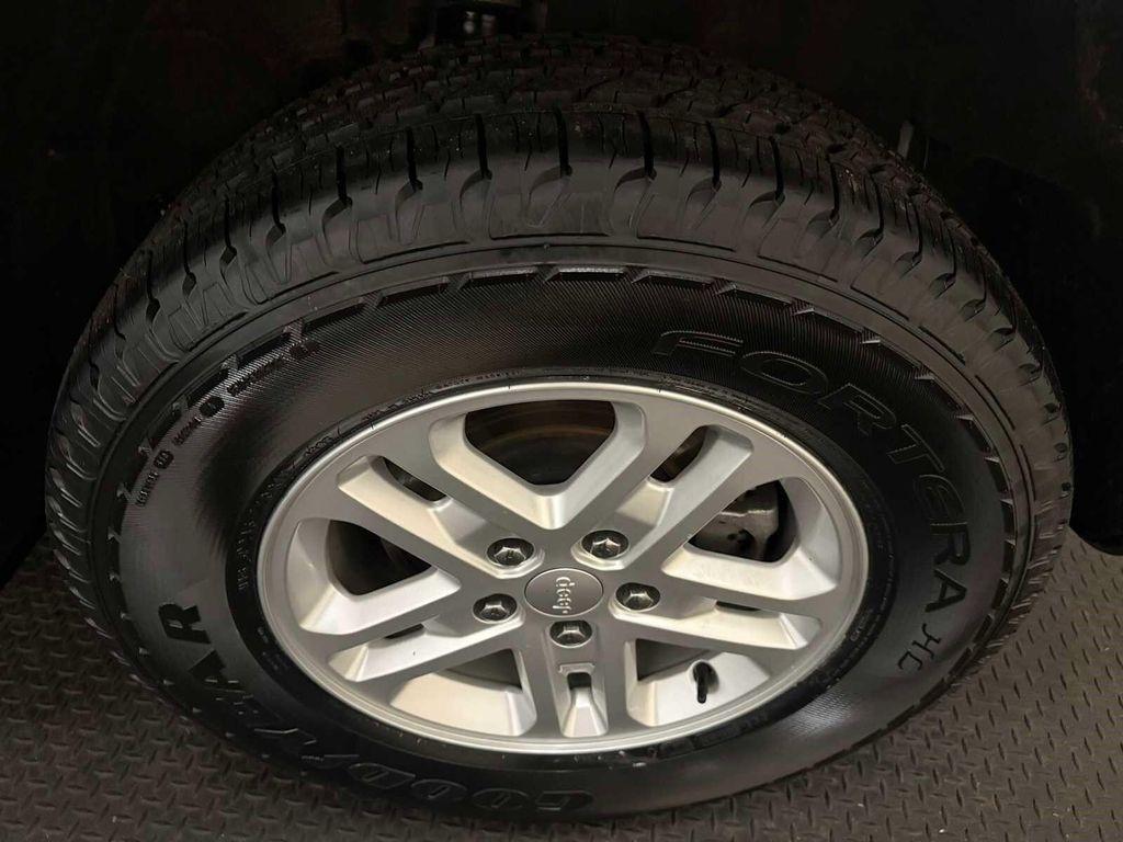 used 2023 Jeep Grand Cherokee car, priced at $26,962