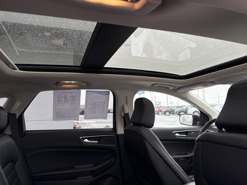 used 2022 Ford Edge car, priced at $24,000