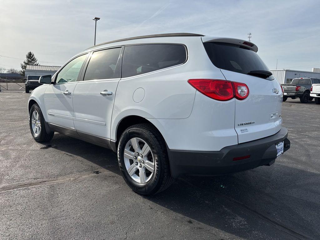 used 2009 Chevrolet Traverse car, priced at $5,000