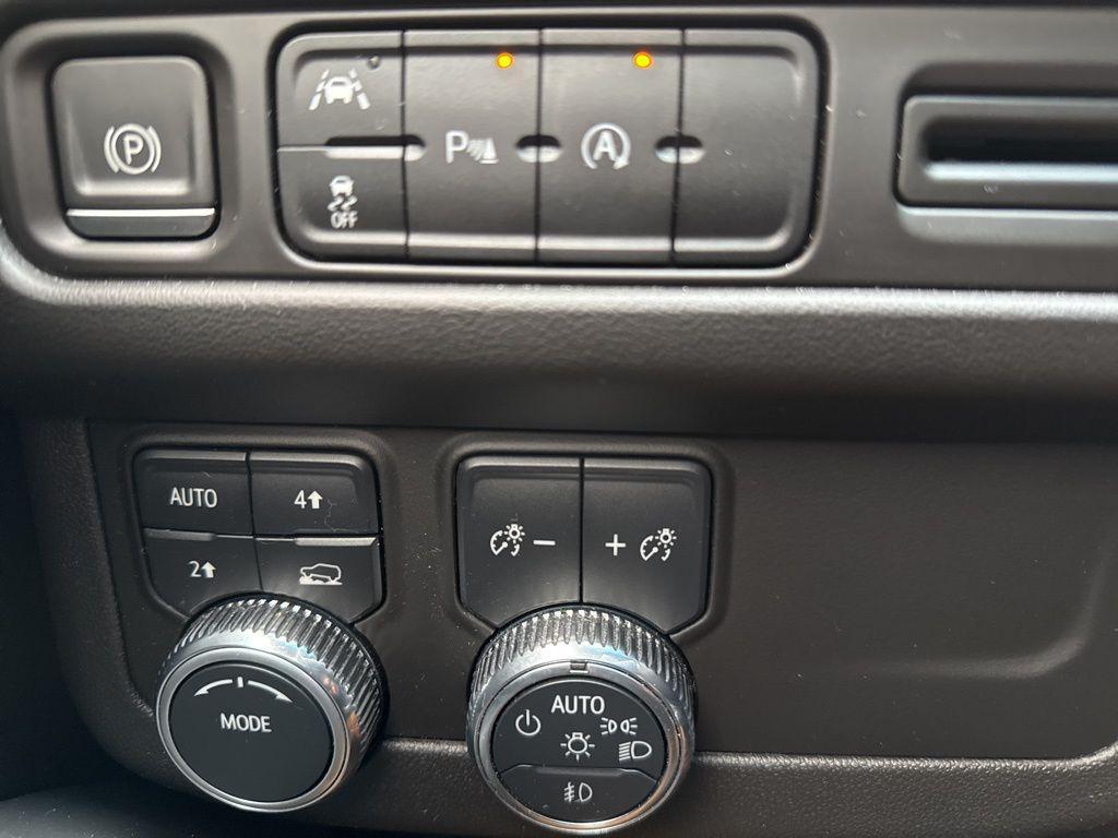 used 2023 GMC Yukon car, priced at $42,557