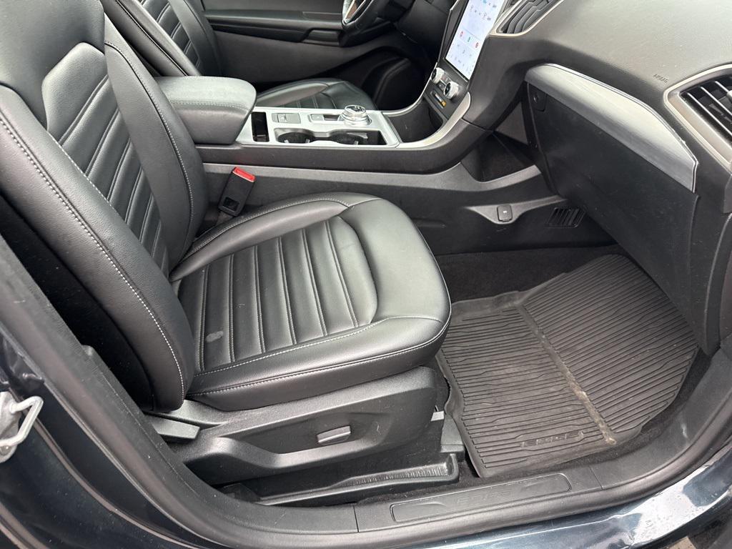 used 2022 Ford Edge car, priced at $24,000