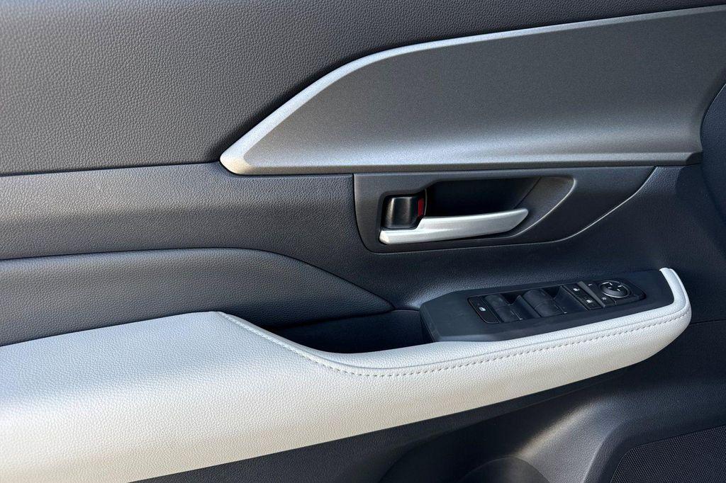 new 2026 Toyota Grand Highlander Hybrid car, priced at $50,348
