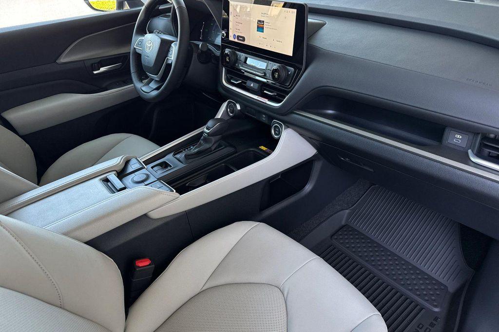 new 2026 Toyota Grand Highlander Hybrid car, priced at $50,348
