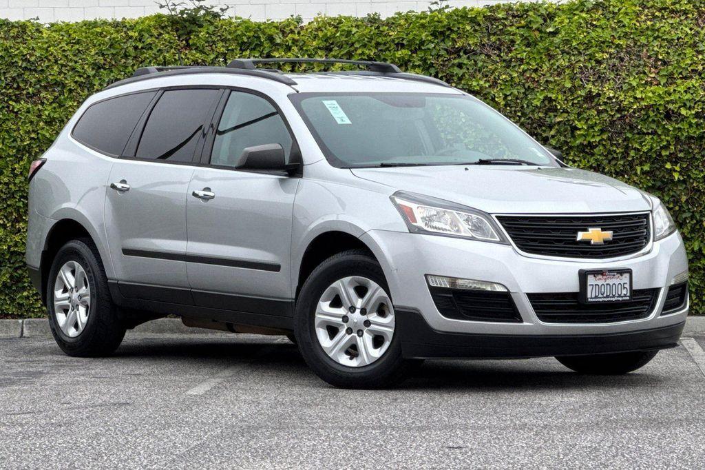 used 2014 Chevrolet Traverse car, priced at $11,005