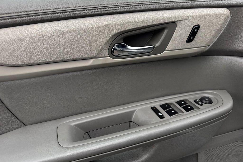 used 2014 Chevrolet Traverse car, priced at $11,005