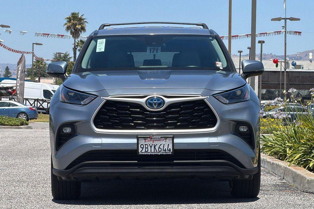used 2022 Toyota Highlander Hybrid car, priced at $34,425