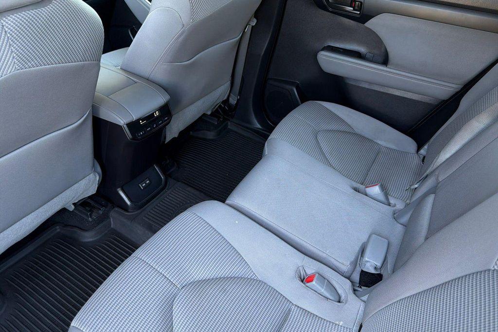 used 2022 Toyota Highlander Hybrid car, priced at $34,425