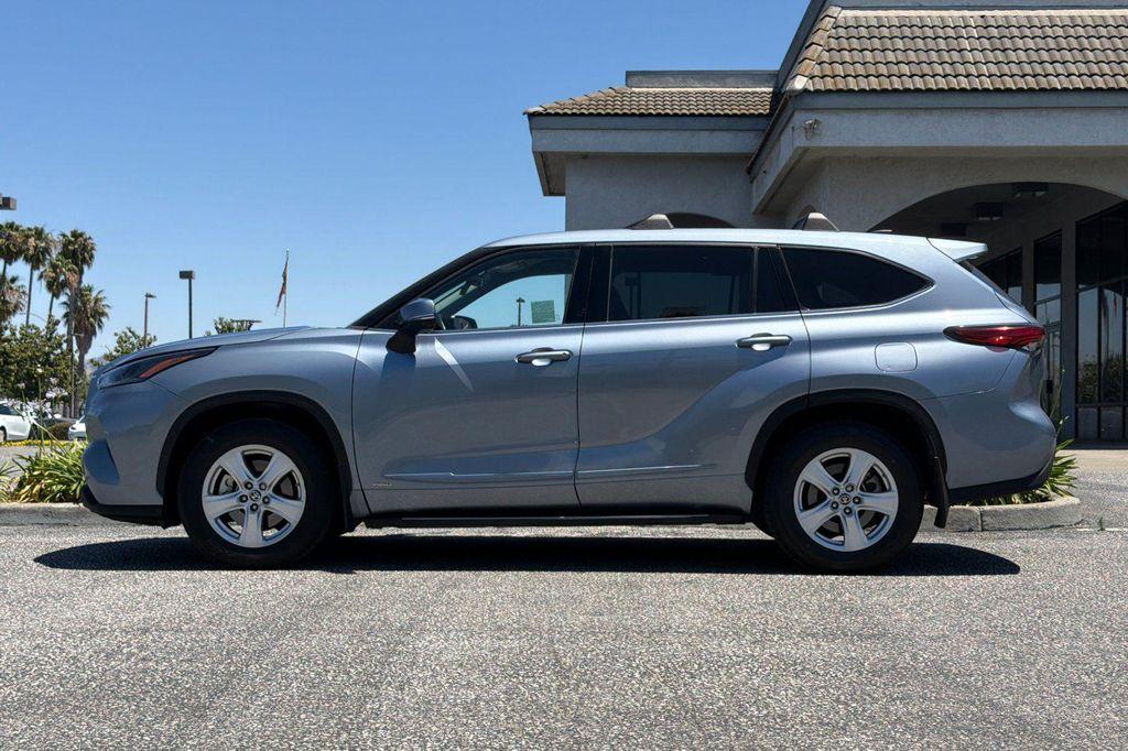 used 2022 Toyota Highlander Hybrid car, priced at $34,425