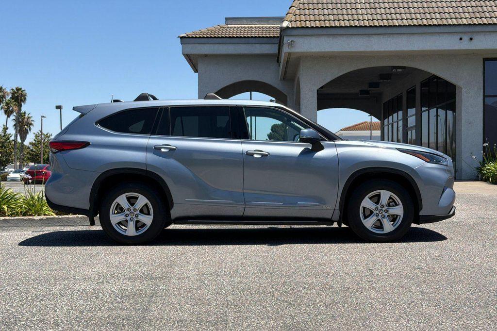 used 2022 Toyota Highlander Hybrid car, priced at $34,425