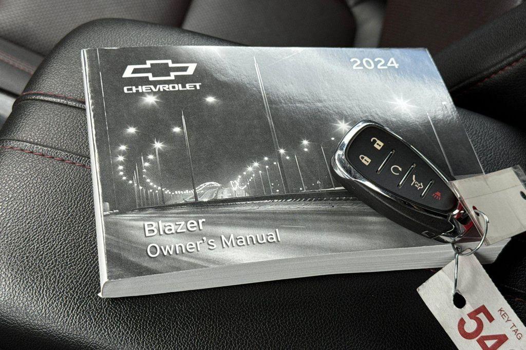 used 2024 Chevrolet Blazer car, priced at $31,014