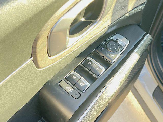 used 2023 Kia Sorento car, priced at $27,500