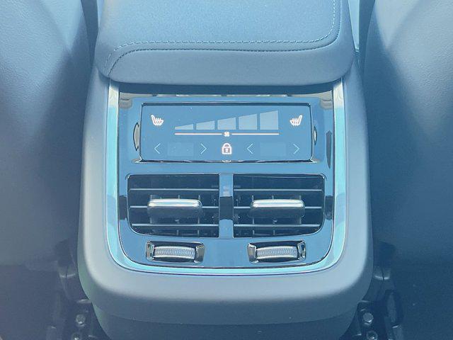 new 2026 Volvo XC60 car, priced at $59,895