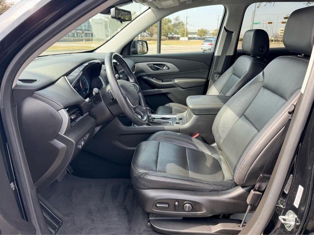 used 2021 Chevrolet Traverse car, priced at $27,991