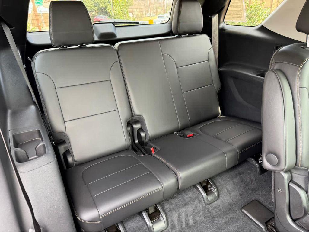 used 2021 Chevrolet Traverse car, priced at $27,991