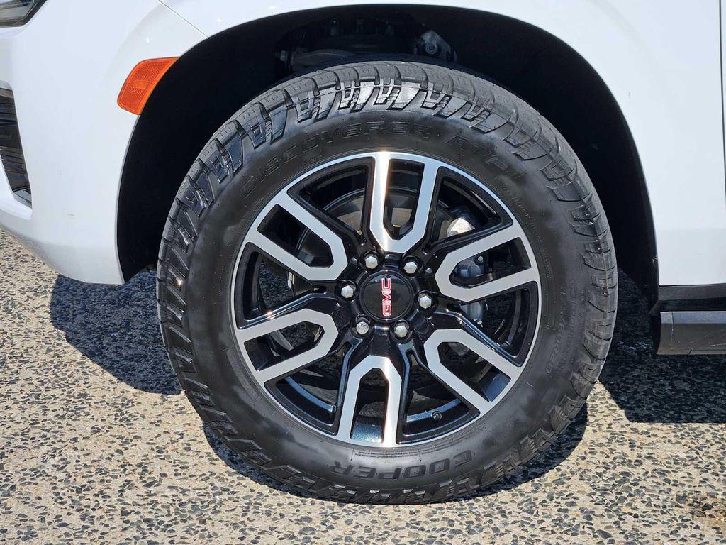 used 2022 GMC Yukon car, priced at $41,997