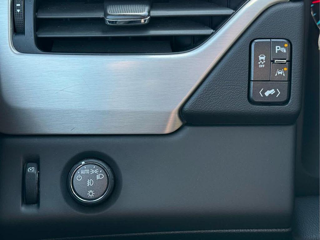 used 2020 GMC Yukon car, priced at $27,992