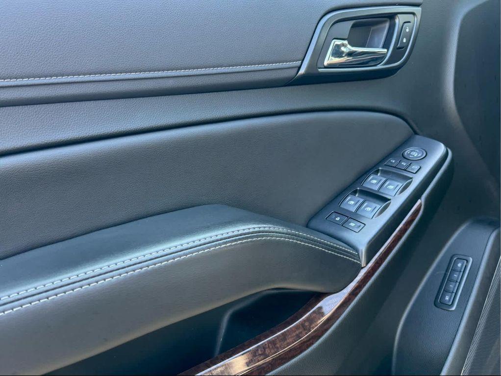 used 2020 GMC Yukon car, priced at $27,992