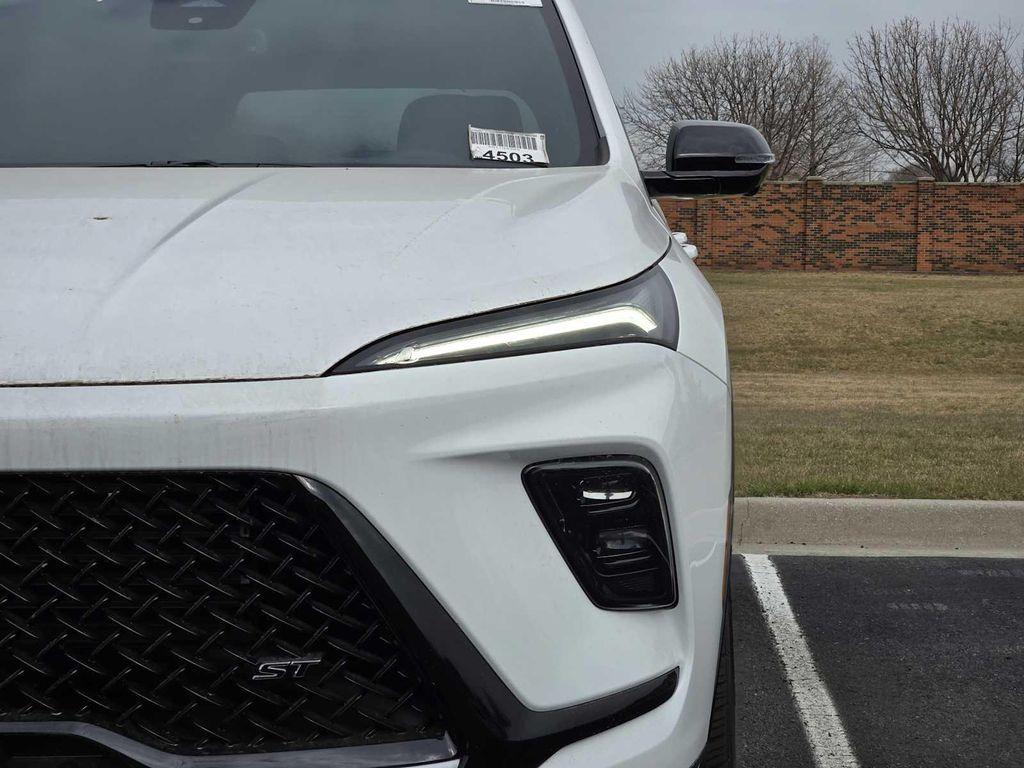 new 2026 Buick Enclave car, priced at $50,685