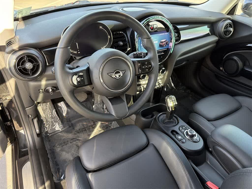 used 2023 MINI Hardtop car, priced at $19,900