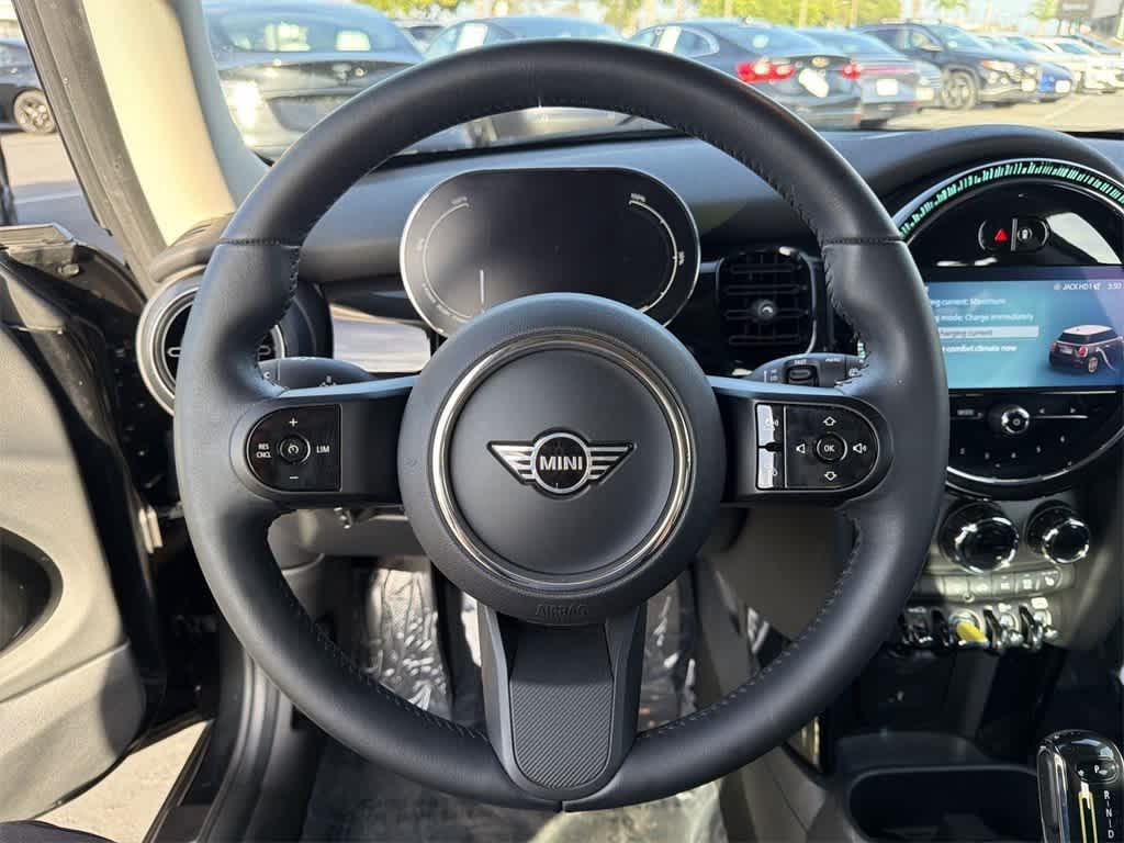 used 2023 MINI Hardtop car, priced at $19,900