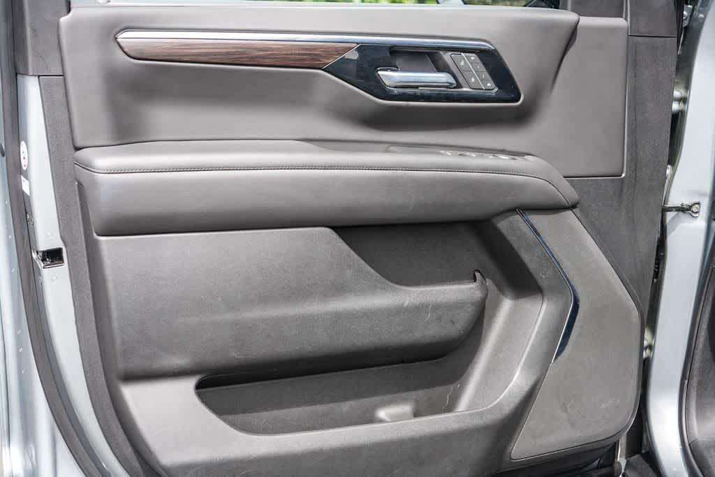 used 2025 Chevrolet Suburban car, priced at $62,500