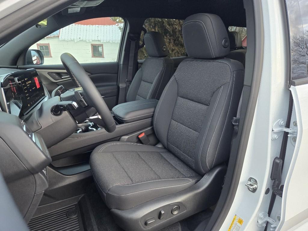 new 2026 Chevrolet Traverse car, priced at $48,630