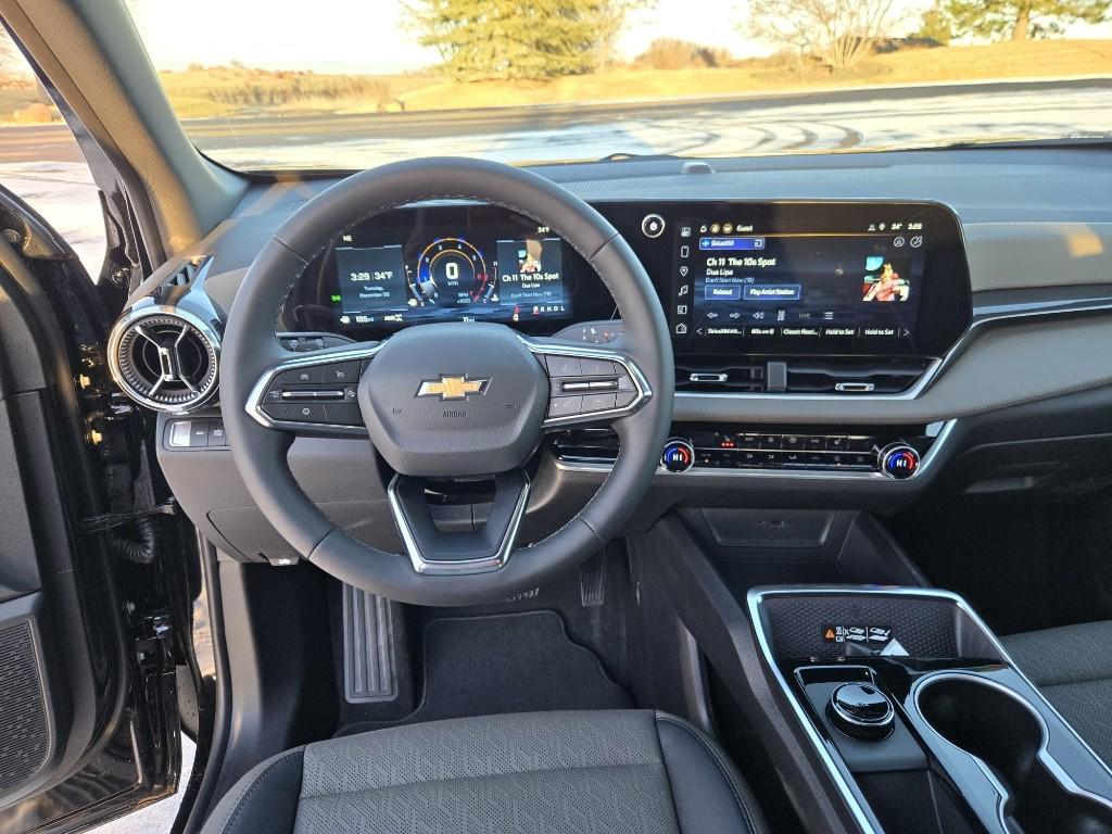 new 2026 Chevrolet Equinox car, priced at $33,870