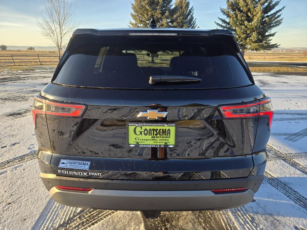new 2026 Chevrolet Equinox car, priced at $33,870