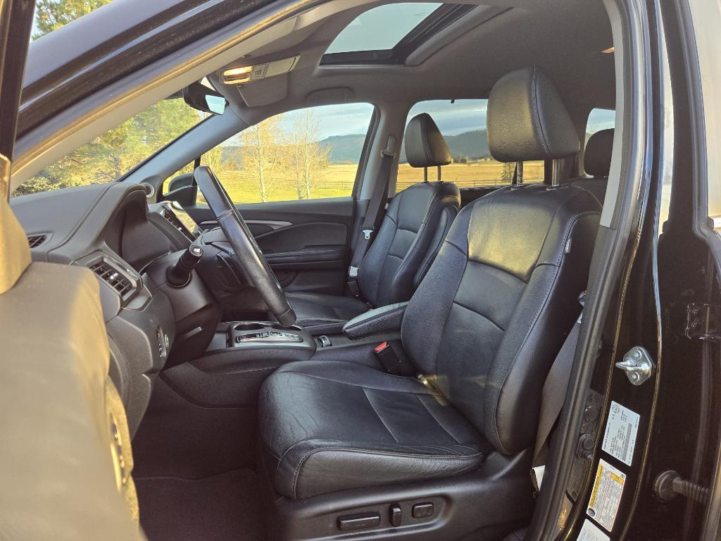 used 2021 Honda Pilot car, priced at $33,995