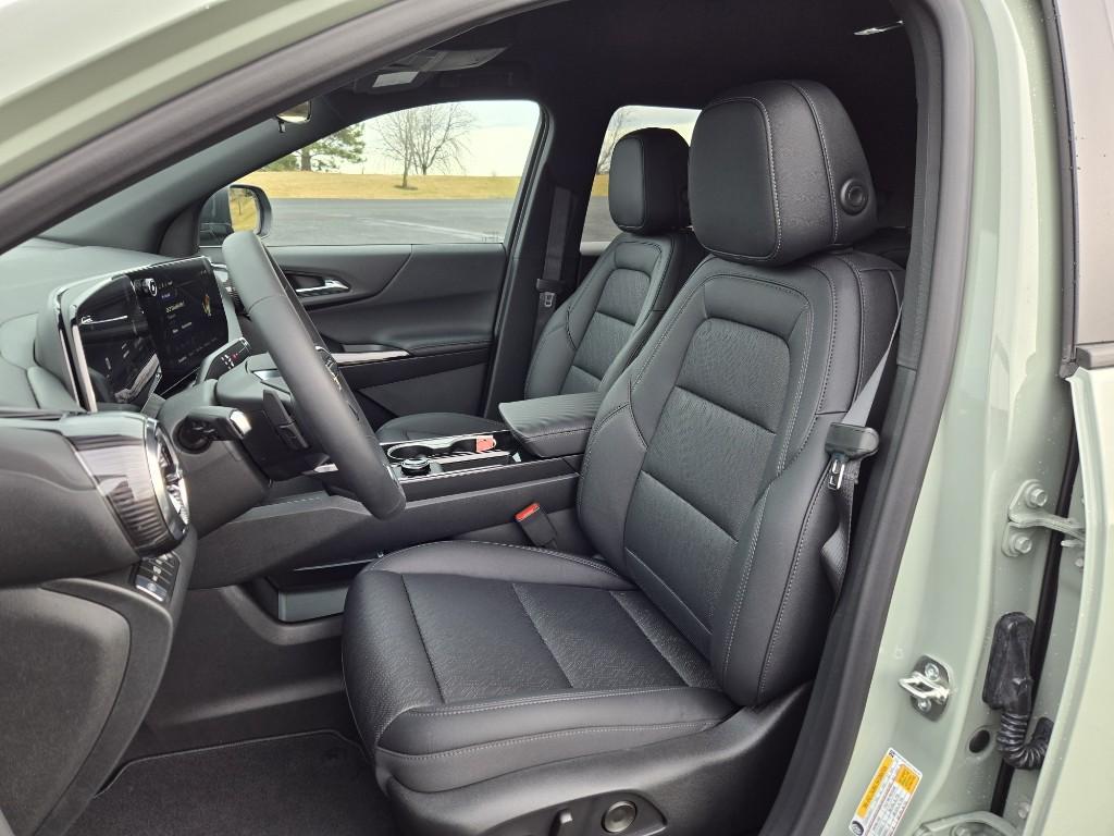 new 2026 Chevrolet Equinox car, priced at $35,310