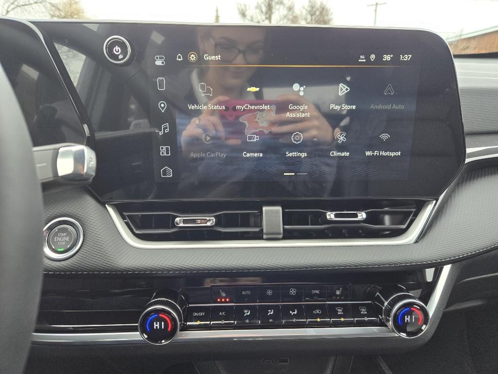 new 2026 Chevrolet Equinox car, priced at $33,870