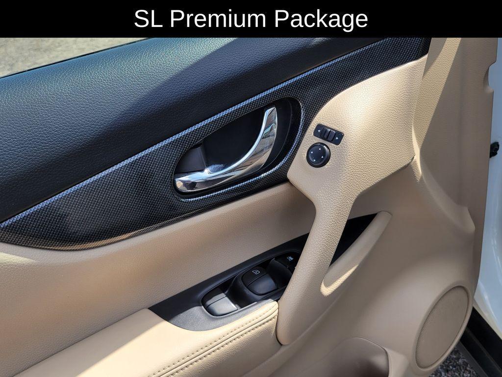 used 2015 Nissan Rogue car, priced at $13,899