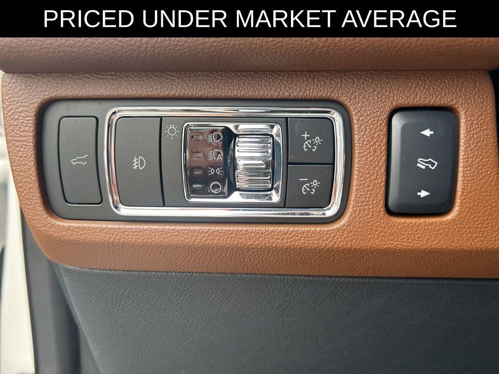 used 2024 Lincoln Navigator car, priced at $70,998