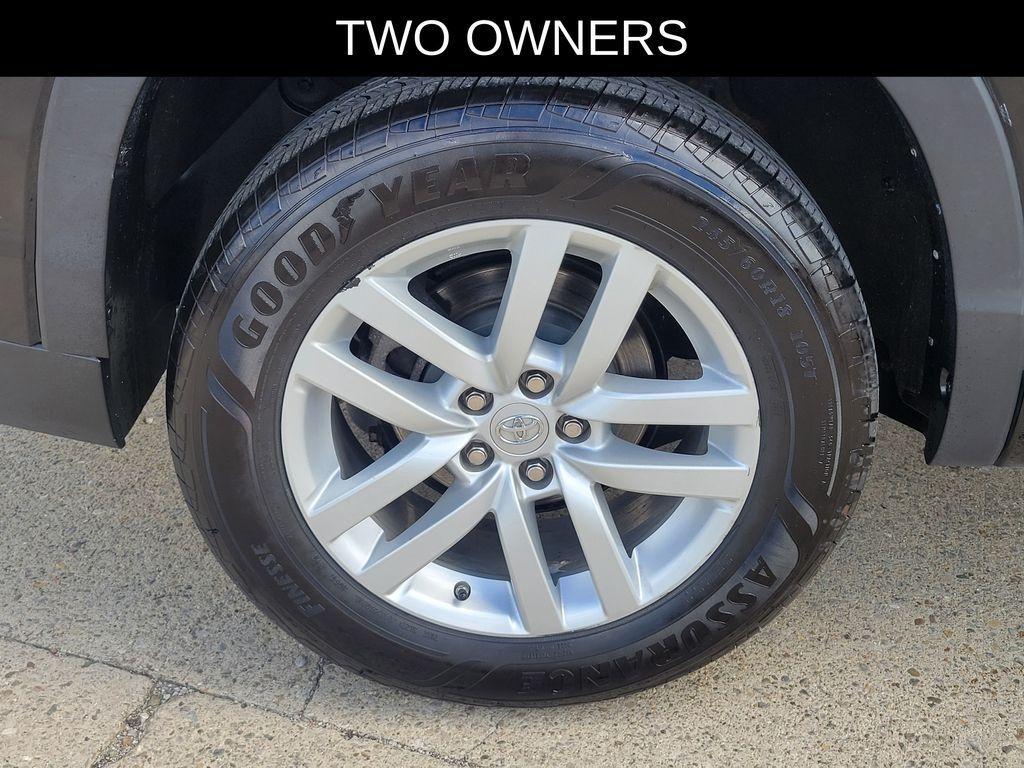 used 2014 Toyota Highlander car, priced at $19,195