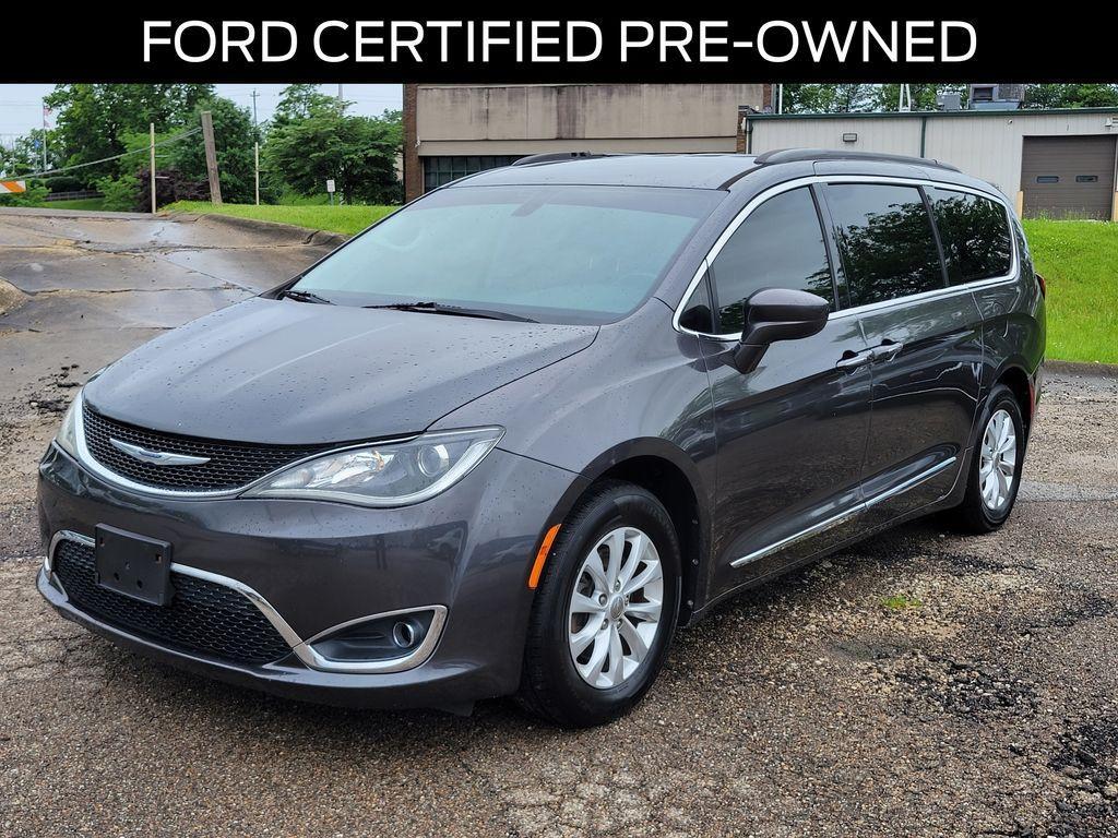 used 2017 Chrysler Pacifica car, priced at $14,433