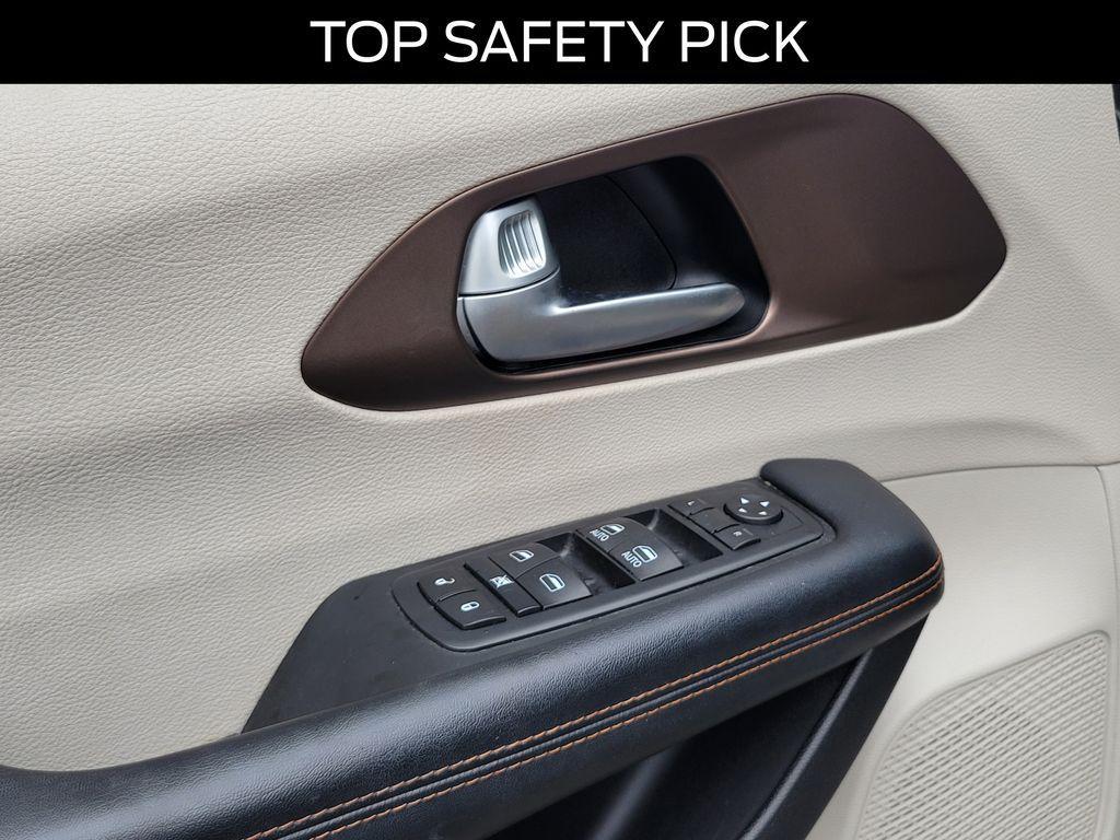 used 2017 Chrysler Pacifica car, priced at $14,433