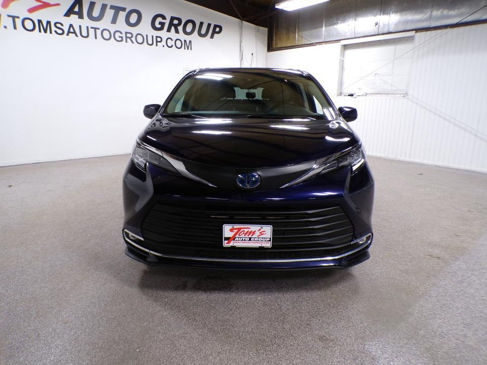 used 2021 Toyota Sienna car, priced at $27,995